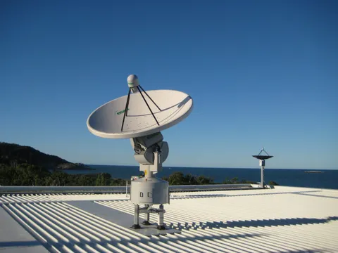 Oberon-XL and Oberon-XLE Polar-Orbiting Satellite Tracking and Reception